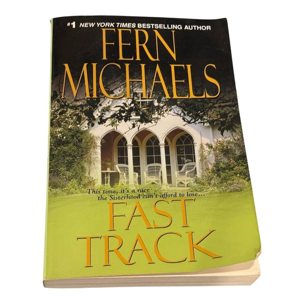 Fast Track Fern Michaels Sisterhood Novel Mystery Thriller Paperback Book 2009